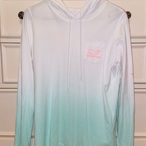 Vineyard vine pullover